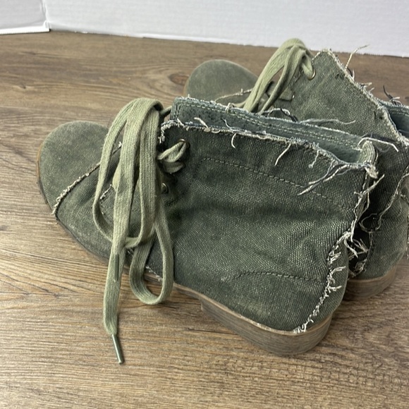 Zigi Soho Women’s Dark Green Onsite Canvas Ankle Bootie, size 8.5 - Picture 9 of 10